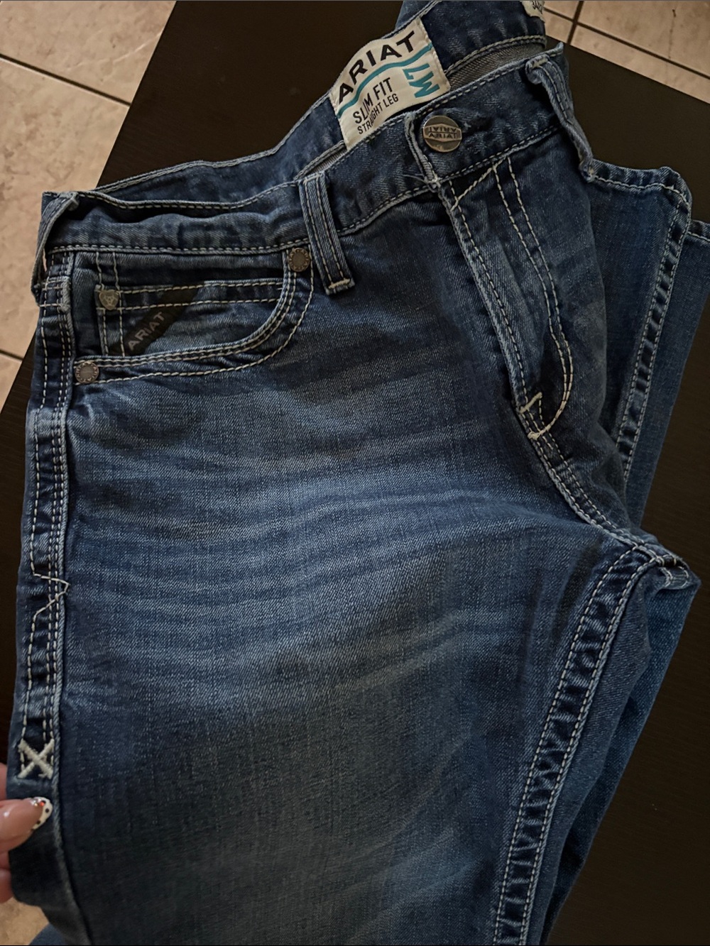 Ariat Men's Slim Straight Jeans in Indigo Blue Wash